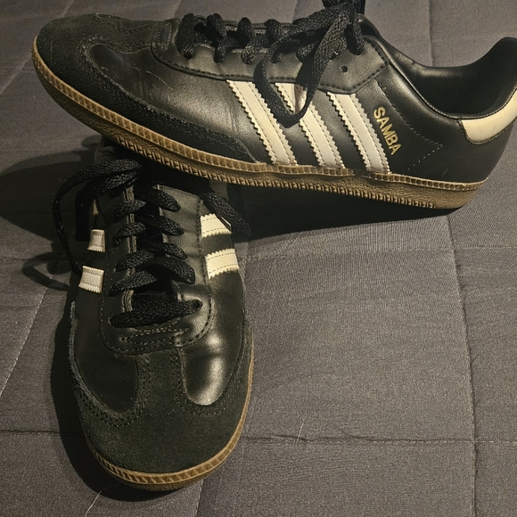 BLUE TAG. Male Adidas Samba. - Picture 1 of 7